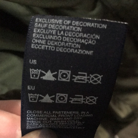 Tommy Hilfiger Vest - Picture 7 of 10